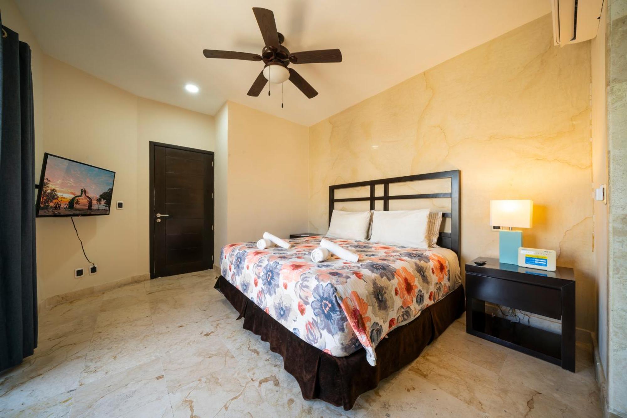 Beachfront 1 Bedroom Condo - El Faro, Surf 407 Плайя-дель-Кармен Екстер'єр фото